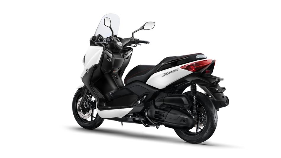 2016-Yamaha-XMAX-125-ABS-EU-Absolute-White-Studio-005