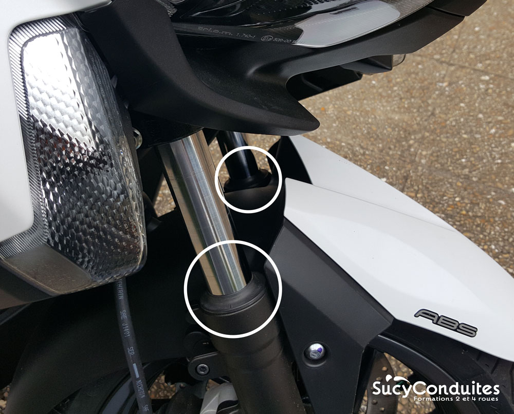Cache Poussière De Fourche Pour Yamaha FZS Fazer 600 (2000-2001) - Sans Joint Spy, Marque QUADEFEND