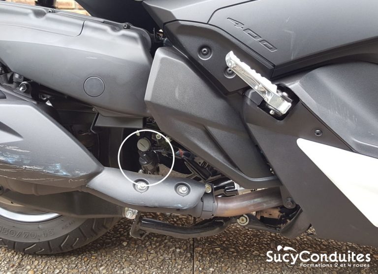 YAMAHAXMAX400niveaudhuilemoteur SucyConduites