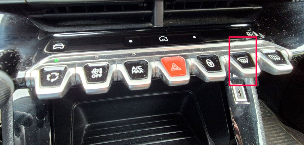 Question 21 : Positionnez la commande pour diriger l'air vers le pare-brise – illustration sur Peugeot 208